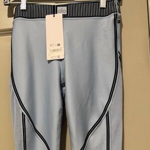 ALO Yoga Women light blue leggings
BRAND NEW WITH TAGS